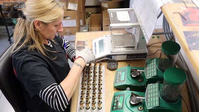 Патроны Fiocchi. Как делают итальянские патроны. Снайперский патрон с резьбой. смотреть онлайн