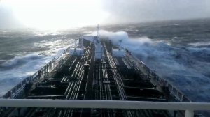 Океан.Шторм.Танкер.Ремонт танкера.Жизнь в океане на танкере.