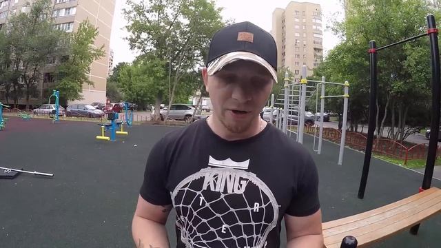 АРНОЛЬД ШВАРЦЕНЕГГЕР читал эту книжку