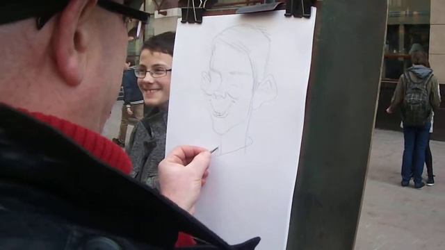 Процесс рисования шаржа. АРБАТ МОСКВА смотреть онлайн