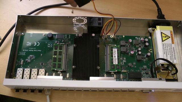 Cloud Core Router CCR1036-12G-4S 12x Gbit LAN, 4x SFP port