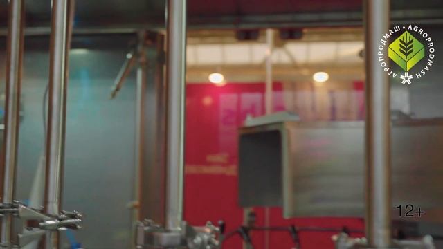 Многофункциональное оборудование для розлива молока и кисломолочных продуктов.