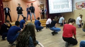 10"А" Флешмоб под нарезку 90-х :D Осенний бал!