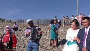 Свадьба в башкирской деревне, в горах. Прогулка за водой.