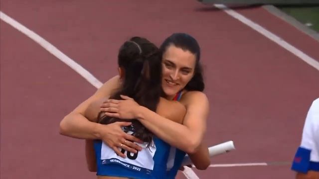 Победа дочки в эстафете 4 по 100 на Всероссийской Спартакиаде сильнейших спортсменов. смотреть онлайн