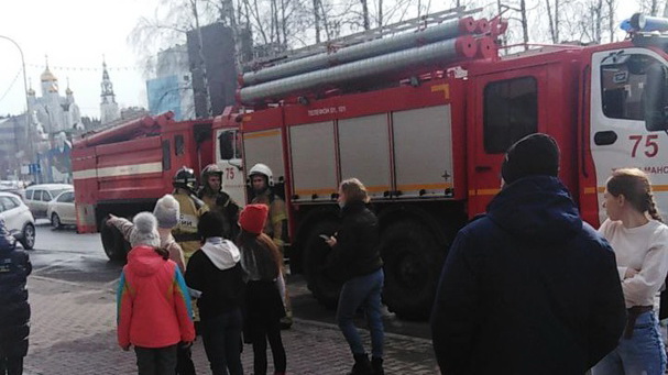 В Ханты-Мансийске эвакуировали посетителей торгового центра