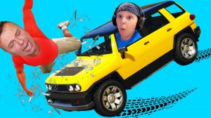 ЕДЕМ через СТЕКЛО Автосалона Угнали МАШИНУ из ГАРАЖА ИГОРЬ и ПАПА в GTA5