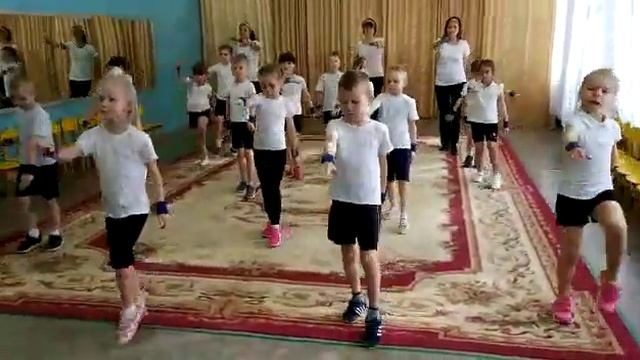 Флэшмоб "Россия - это Я". Детский сад 25, Долгопрудный. смотреть онлайн