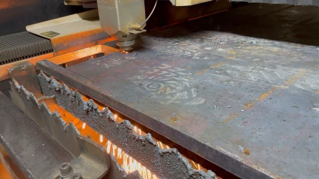 Лазерная резка черной стали толщиной 20 мм в Москве смотреть онлайн