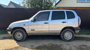 Chevrolet Niva. 2004 год. В хорошем состоянии для своих лет. Для тех кому нужен простой авто.