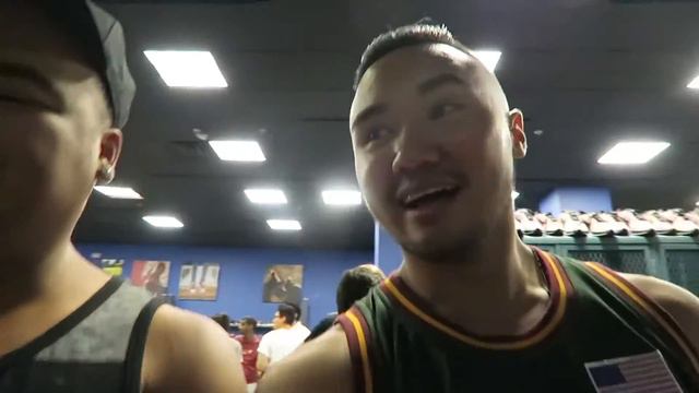 VLOG TIME! URBAN NECESSITIES UN INVITATIONAL + POKEMON GO! смотреть онлайн