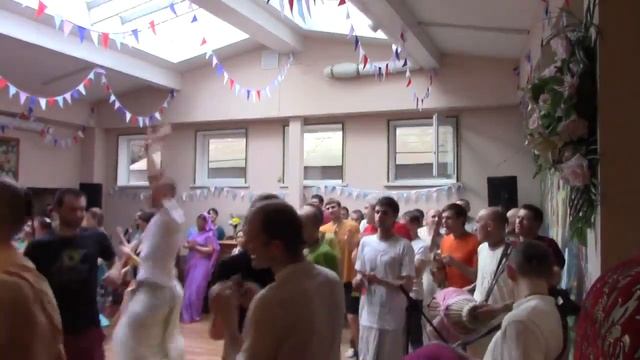 "Киртан 50" в Нижнем Новгороде - Ананта Виджай пр. 01.05.2016 смотреть онлайн