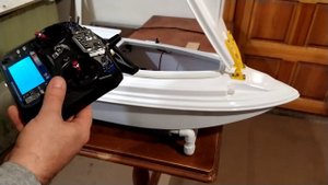 Прикормочный Кораблик "ХАСКИ" двух бункерный!