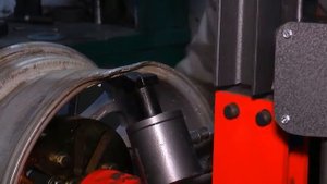 Станок для рихтовки всех типов дисков дисков Сириус МР