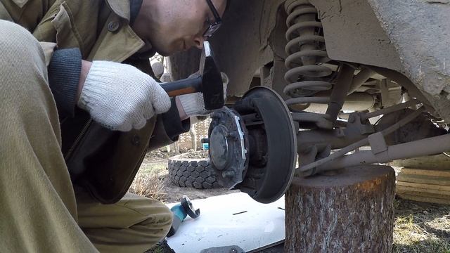 Замена тормозных барабанов на Ниве. Чем мазать ступицу. ВАЗ 21213. Ужас!!! смотреть онлайн