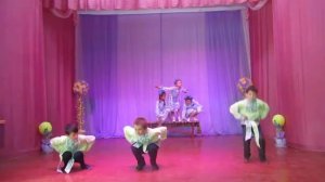 Народный стилизованный танец "Варенька"