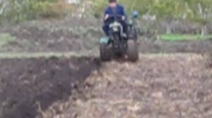 Вспашка телескопическим плугом мотоблок "ЗУБР"