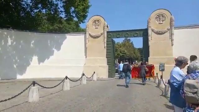 ТОЛЬКО ЧТО ИЗ ПАРИЖА!ПАРИЖ ФЛАГАМИ МНОГИХ СТРАН ВСТРЕЧАЕТ ДЕНЬ ПОБЕДЫ. 8 МАЯ 2022 ГОДА. смотреть онлайн