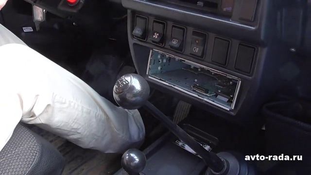 Уроки вождения для женщин - Остановка на светофоре смотреть онлайн