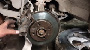 Восстанавливаем тормозные диски и тросик ручника почти за даром. рено симба часть 2