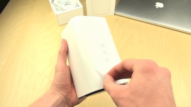 AirPort Time Capsule Unboxing (2013) смотреть онлайн