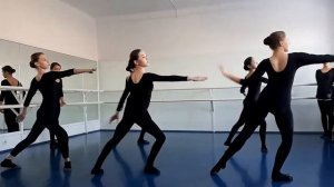 Движения танцев "классический танец"(балет)