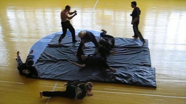 Показательные выступления по тайскому боксу ч.3.avi смотреть онлайн