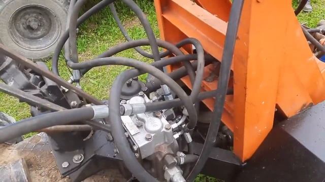 Косилка на минипогрузчик с гидроприводом смотреть онлайн