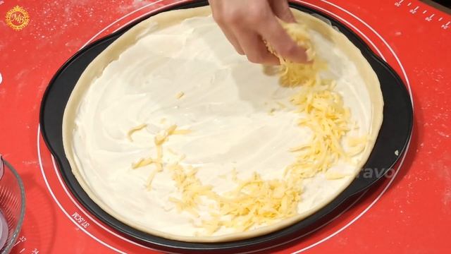 Гавайская пицца с курицей и ананасами. Домашняя пицца в духовке.