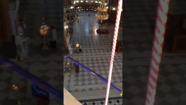 Осмотр собора изнутри продолжение смотреть онлайн