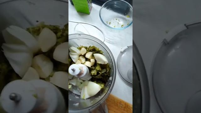 Рецепт куриных котлет с брокколи