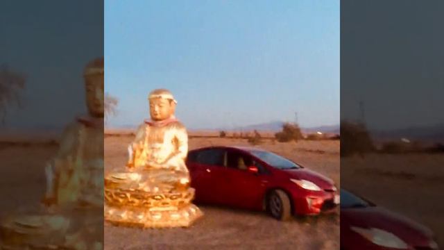 "Larger than a Prius" | Mojave Desert | dEN