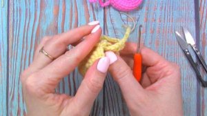 Проще просто нету.  ВЯЗАНАЯ СУМКА КРЮЧКОМ ДЛЯ КУКЛЫ. Мастер-класс одежды для кукол