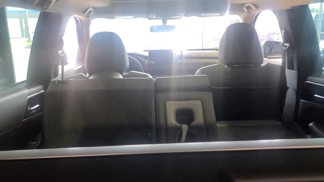 Live walk-around on our beautiful 2022 Mitsubishi Outlander LE- Premium ? смотреть онлайн