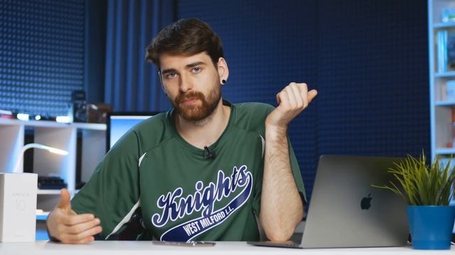 Обзор Sony Xperia 10 - Как длинный экран влияет на компактность? смотреть онлайн