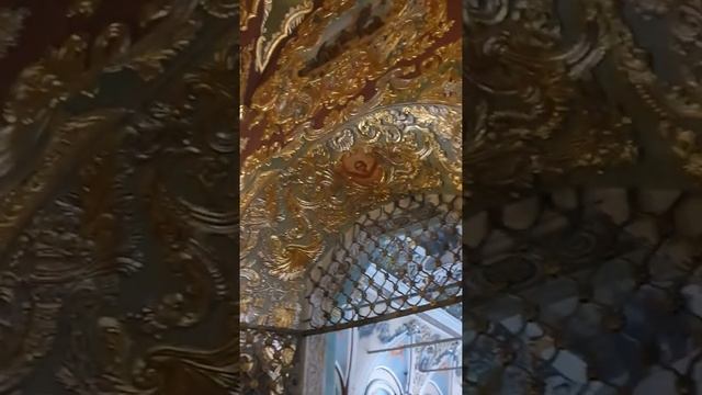 Чудотворная икона Заступницы усердной в Трапезном Храме в Троице-Сергиевой Лавре? смотреть онлайн