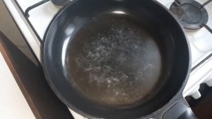 Куриные крылья тушёные в сковороде. Тают во рту.