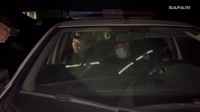 КАПИТАН И МАЙОР С ЗАМКНУВШИМ СВЕТОМ. ГУОБДД НА РЕЙДЕ. смотреть онлайн