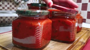 Консервирую АДЖИКУ на ЗИМУ и храню без холодильника (рецепт из помидоров и перца).mp4