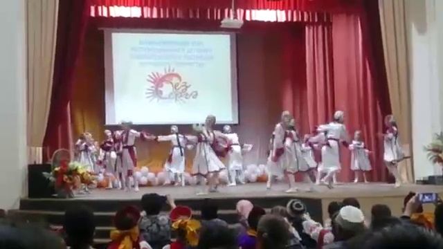 Чувашский танец Младшая группа коллектива Мирас Кадырмаева Ф. К. смотреть онлайн