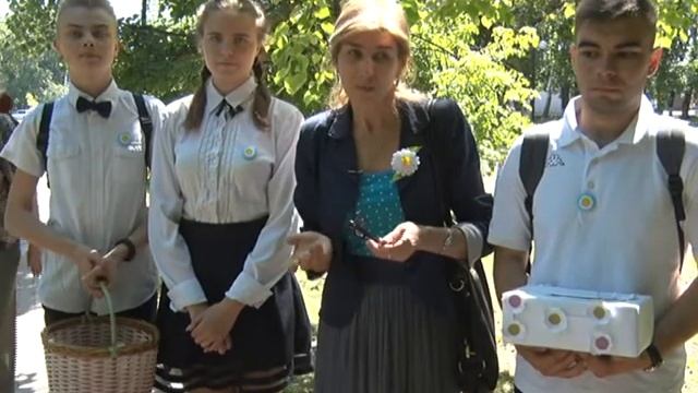 На Советской площади прошла городская акция «Белый цветок-2018». смотреть онлайн