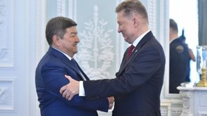 Акылбек Жапаров и Алексей Миллер обсудили партнерство в реализации социальных проектов