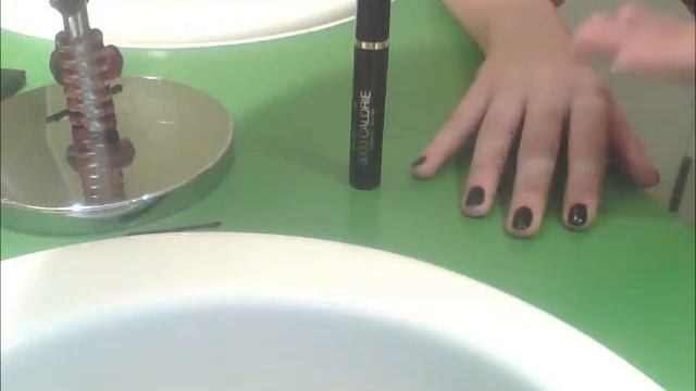 TUSZ DO RZĘS MAX FACTOR - 2000 CALORIE DRAMATIC VOLUME смотреть онлайн