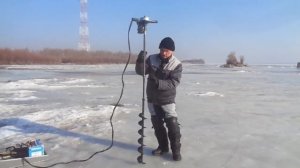 Электроледобур своими руками- просто, надежно и реально.  Р. Зея 22. 03. 2018