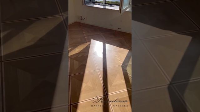 Художественный модульный паркет из дуба, ореха и клёна