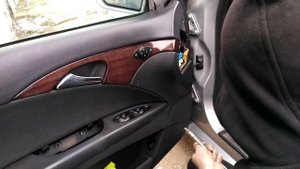 Как собрать обшивку передней двери MERCEDES W211montaz boczka drzwi przod/door panel assembling!