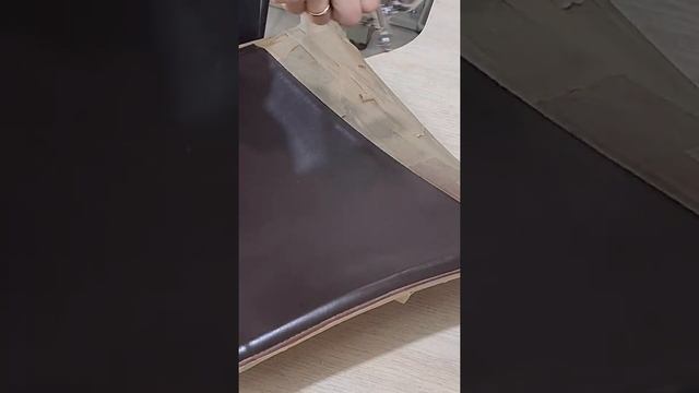 Реставрация кожи спинки стула