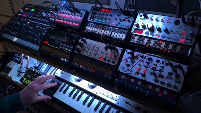 Tiny Tune 08 | Drumbrute, MicroKORG XL & Volca Jam смотреть онлайн