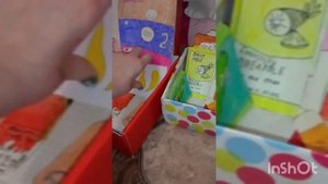 собираю бокс с бумажной косметикой по смайликам??