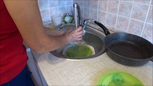 Чистит всё и отмывает, ваши деньги сохраняет!! Отличное, универсальное, домашнее средство!